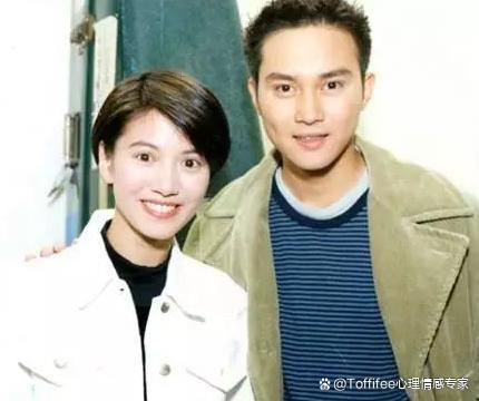 袁詠儀張智霖，無(wú)性的愛(ài)情與婚姻，袁詠儀張智霖，愛(ài)情與婚姻的無(wú)性探討