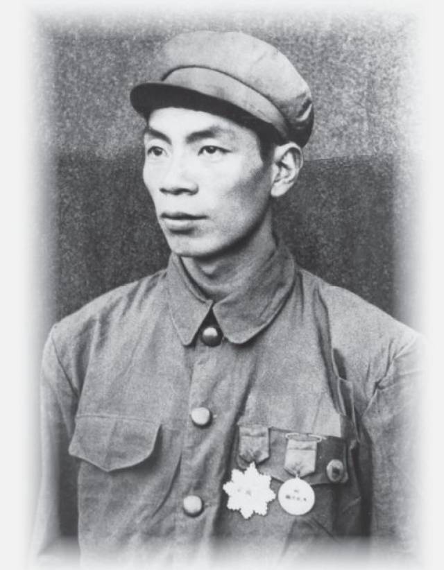 中國人民志愿軍的第一名志愿軍，英勇無畏的先驅(qū)者，中國人民志愿軍先驅(qū)，首位英勇無畏的志愿者