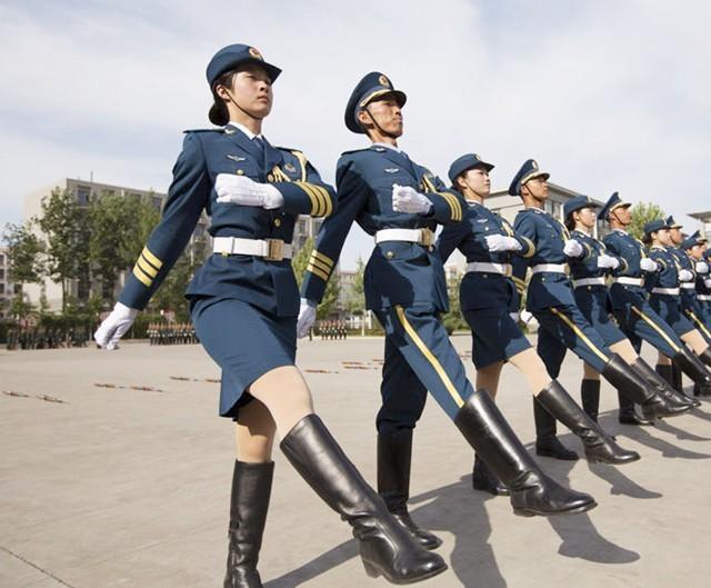 中國女兵照片全集，展現(xiàn)鏗鏘玫瑰的英勇風(fēng)采，中國女兵照片全集，展現(xiàn)鏗鏘玫瑰的英勇風(fēng)采與力量