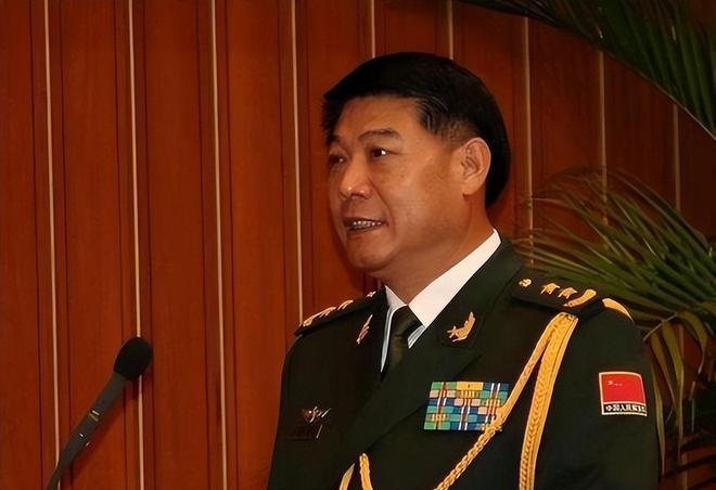 集團(tuán)軍軍長(zhǎng)，權(quán)力與職責(zé)的交織，集團(tuán)軍軍長(zhǎng)，權(quán)力與職責(zé)的巔峰之路