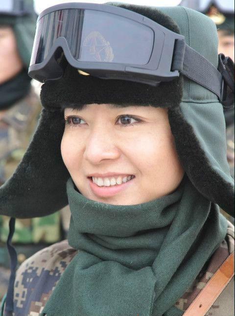 軍事頻道主持人丁麗的獨(dú)特魅力與影響力，丁麗，軍事頻道主持人的獨(dú)特魅力與廣泛影響力