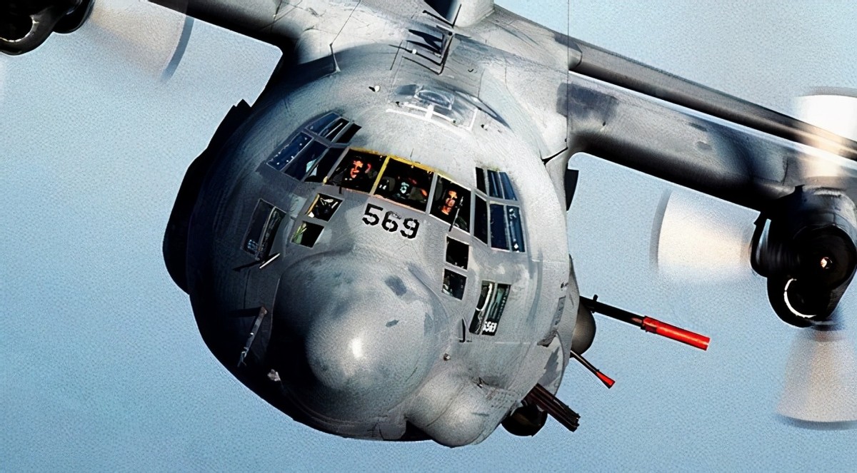 AC-130飛機(jī)，空中巨無霸的圖片與傳奇故事，AC-130空中巨無霸，圖片與傳奇故事全解析