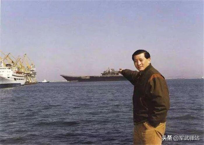 瓦良格號與香港商人，一段跨越海洋與商業(yè)的故事，瓦良格號與香港商人的跨海商業(yè)傳奇