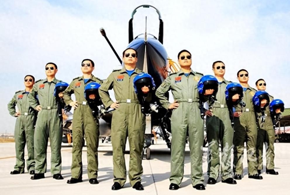 中國空軍裝備的飛機，力量與技術(shù)的完美結(jié)合，中國空軍力量，飛機裝備與技術(shù)完美融合