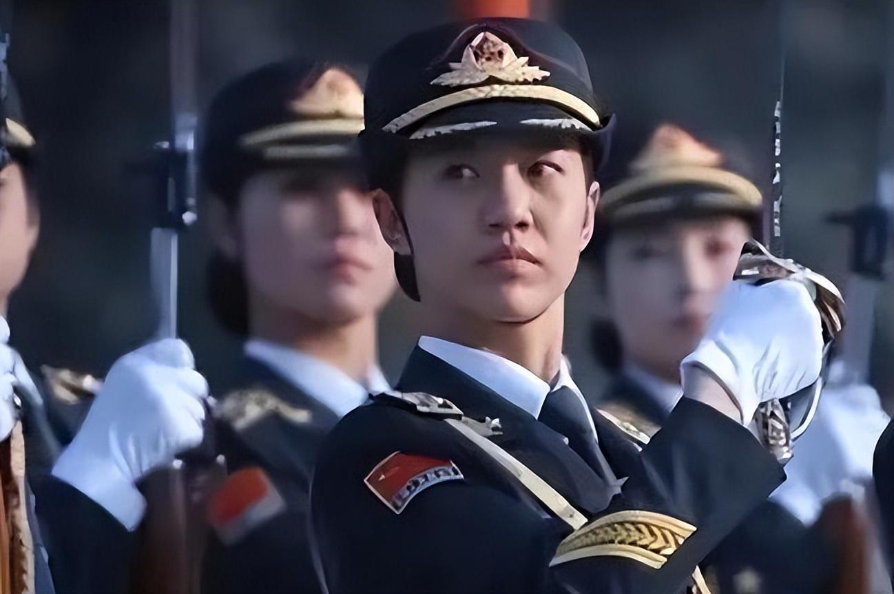 三軍儀仗隊女兵程誠照片，展現(xiàn)新時代巾幗英雄的風采，三軍儀仗隊女兵程誠照片，新時代巾幗英雄風采展現(xiàn)