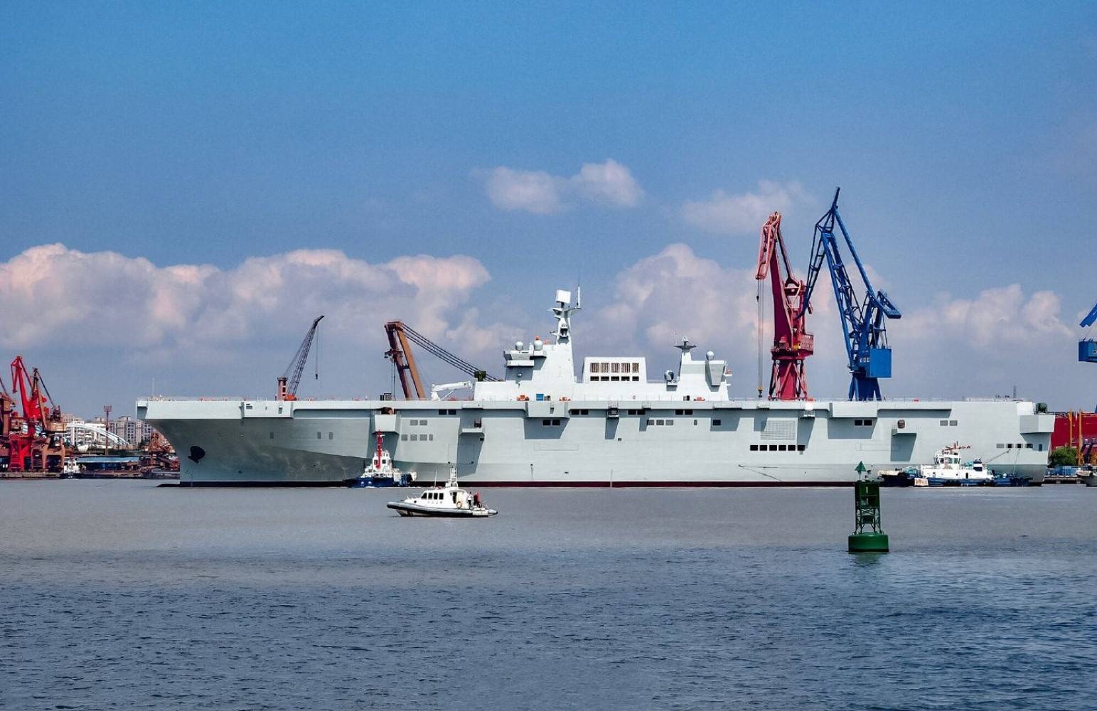 關(guān)于我國(guó)最新型兩棲攻擊艦——075型兩棲攻擊艦3號(hào)艦的建造進(jìn)度研究，我國(guó)最新型兩棲攻擊艦——075型兩棲攻擊艦3號(hào)艦建造進(jìn)度解析