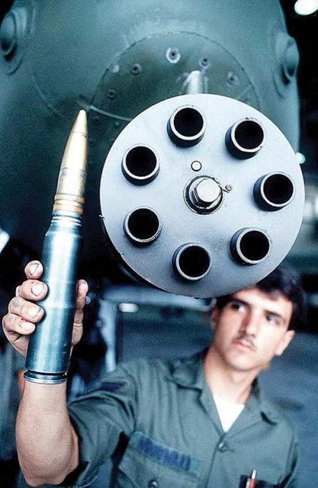 揭秘A-10攻擊機的頑強耐打能力，A-10攻擊機的頑強耐打能力揭秘