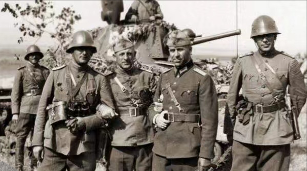 德國國防軍第12集團(tuán)軍，歷史、組織與影響，德國國防軍第12集團(tuán)軍，歷史沿革、組織結(jié)構(gòu)與深遠(yuǎn)影響