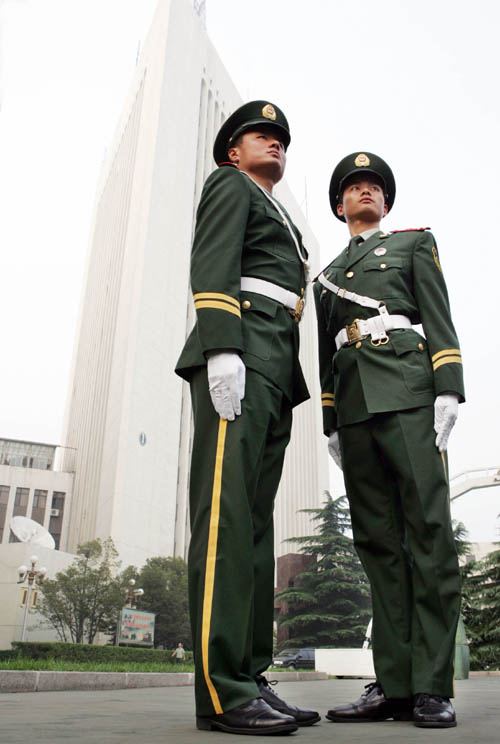 武警禮服，榮耀的象征與時(shí)代的印記，武警禮服，榮耀與時(shí)代的象征