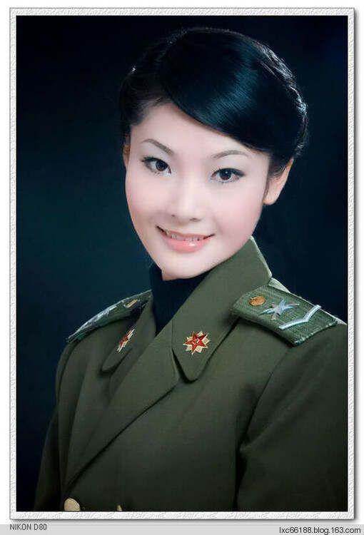 中國女兵，高清圖片展現(xiàn)颯爽英姿，中國女兵高清圖片展現(xiàn)颯爽英姿風(fēng)采