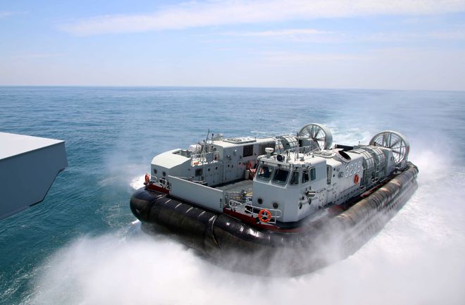 揭秘中國(guó)海軍的利器，073兩棲登陸艦，揭秘中國(guó)海軍利器，073兩棲登陸艦全解析
