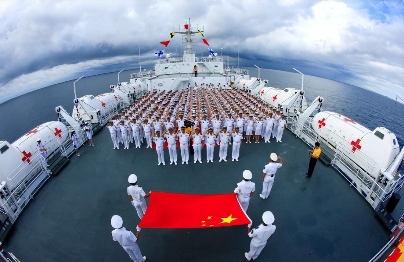 我國首艘航母的名字，遼寧艦的命名與意義，中國首艘航母遼寧艦的命名與深遠(yuǎn)意義