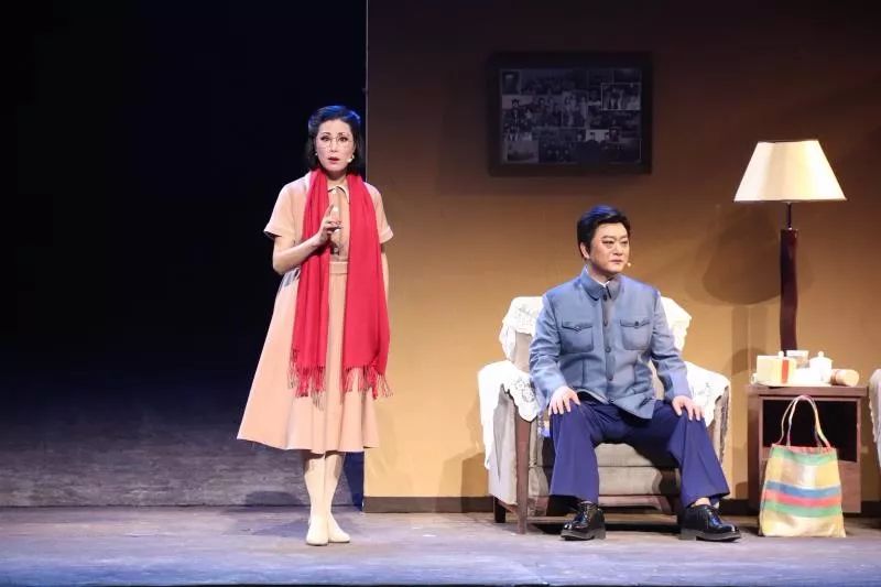 鄧稼先的感人事跡，一生獻(xiàn)身于國(guó)家核事業(yè)，鄧稼先獻(xiàn)身國(guó)家核事業(yè)，一生感人事跡銘記人心