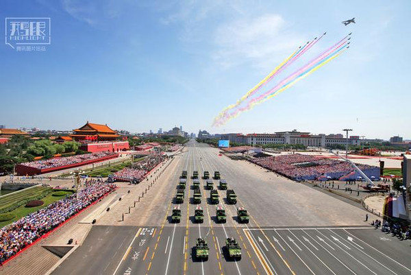 儀仗隊閱兵走過天安門廣場，榮耀與力量的展現(xiàn)，天安門廣場閱兵，榮耀與力量的展現(xiàn)