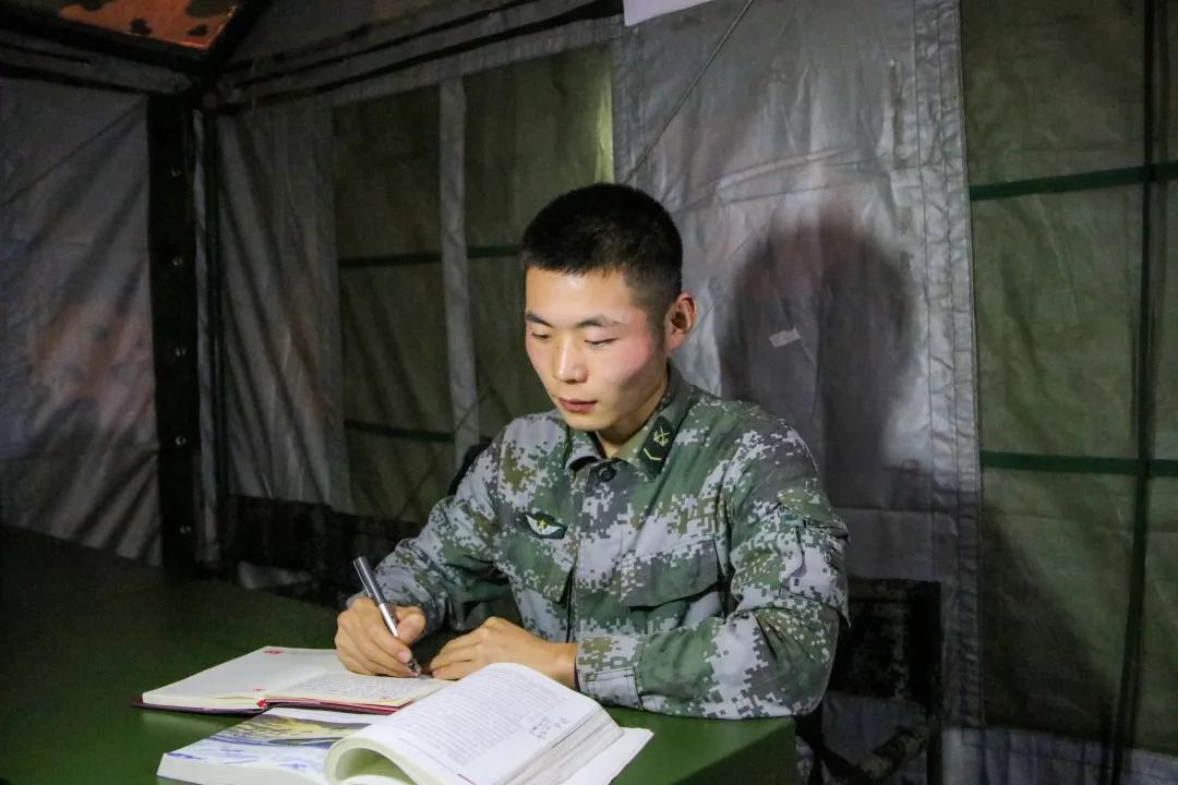 中國(guó)集團(tuán)軍，震撼人心的力量展現(xiàn)，中國(guó)集團(tuán)軍的力量展現(xiàn)，震撼人心之姿