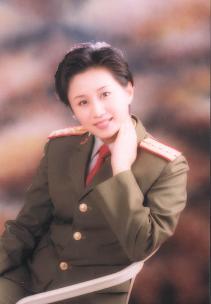 軍事節(jié)目主持人的風(fēng)采，那些閃耀的明星與他們的圖像印記，軍事節(jié)目主持人的風(fēng)采，明星主持與他們的獨特印記