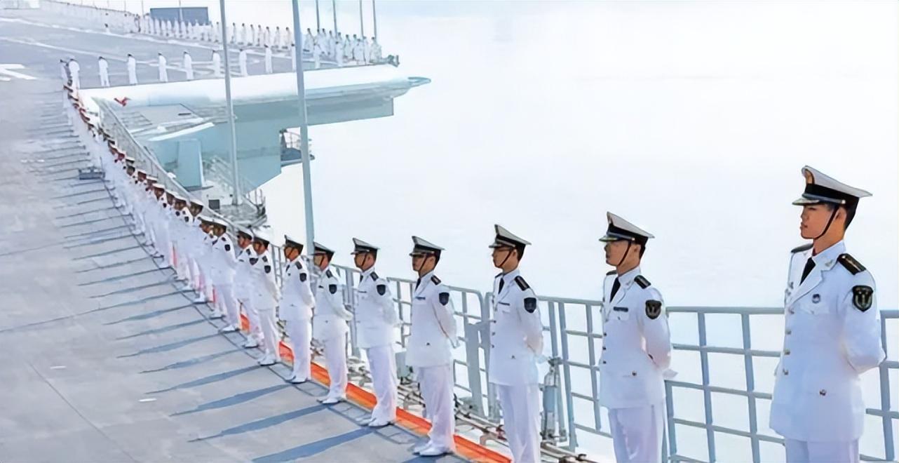 揭秘中國(guó)海軍的驕傲，171導(dǎo)彈護(hù)衛(wèi)艦發(fā)射導(dǎo)彈的瞬間，中國(guó)海軍驕傲，揭秘導(dǎo)彈護(hù)衛(wèi)艦發(fā)射導(dǎo)彈瞬間