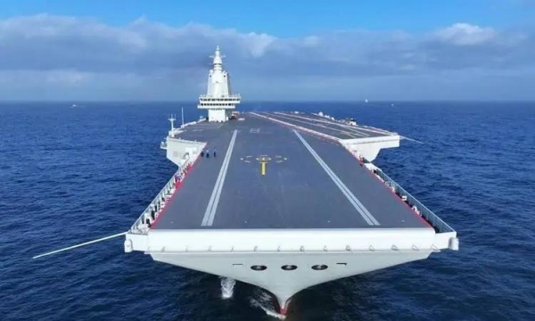 揭秘中國海軍新力量，福建艦與004航母的姊妹情深，揭秘中國海軍新力量，福建艦與姊妹艦004航母的崛起之路