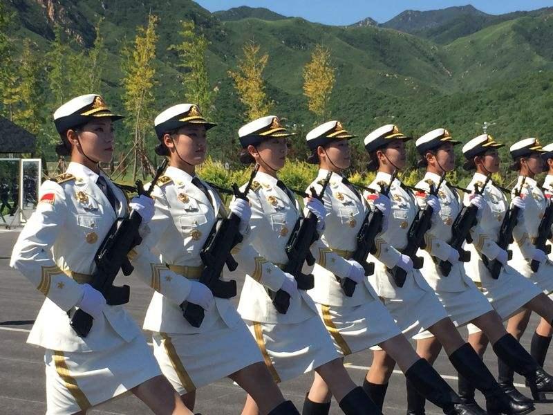 中國人民解放軍儀仗隊(duì)女兵，外國人的視角，中國人民解放軍儀仗隊(duì)女兵，外國人的觀察視角