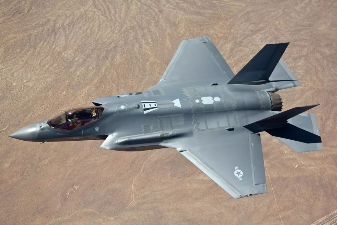 殲-16與中國空軍現(xiàn)代化，對標(biāo)外國先進(jìn)機(jī)型的發(fā)展之路，殲-16與中國空軍現(xiàn)代化，對標(biāo)外國先進(jìn)機(jī)型的發(fā)展之路探索