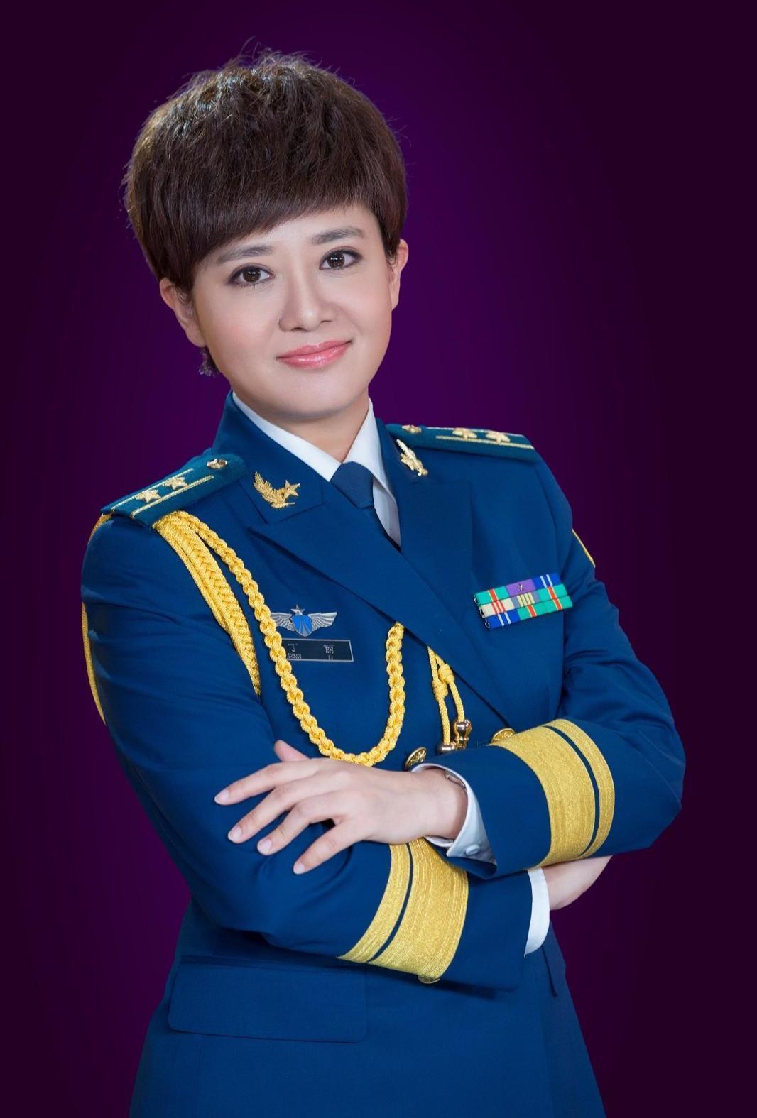 軍事頻道女主持人尹夢，聲音與力量的獨(dú)特融合，尹夢，軍事頻道女主持人，聲音與力量的魅力展現(xiàn)