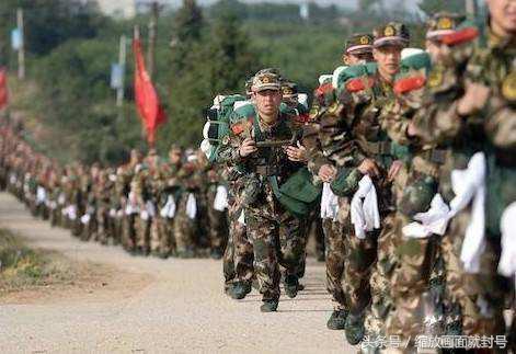 對中國人民解放軍的評價，英勇無畏，忠誠擔(dān)當(dāng)，中國人民解放軍，英勇無畏，忠誠擔(dān)當(dāng)?shù)牡浞? class=