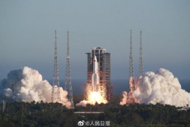 殲-16戰(zhàn)斗機(jī)首飛成功的輝煌時(shí)刻，殲-16戰(zhàn)斗機(jī)首飛成功的輝煌瞬間