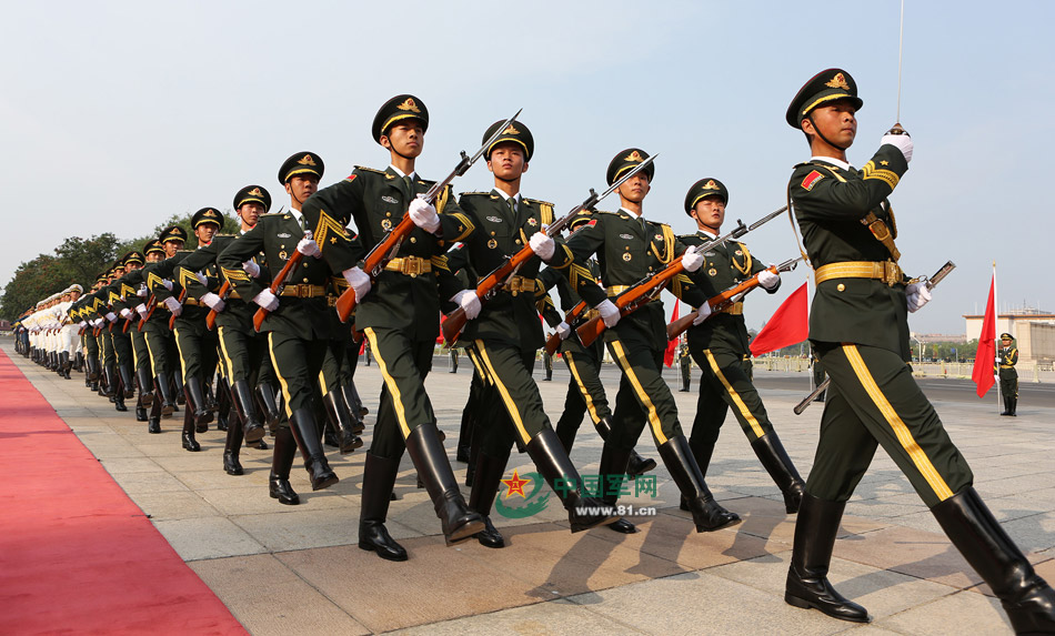 三軍儀仗隊(duì)圖片大全集，榮耀與力量的展現(xiàn)，三軍儀仗隊(duì)圖片集，榮耀與力量的完美展現(xiàn)