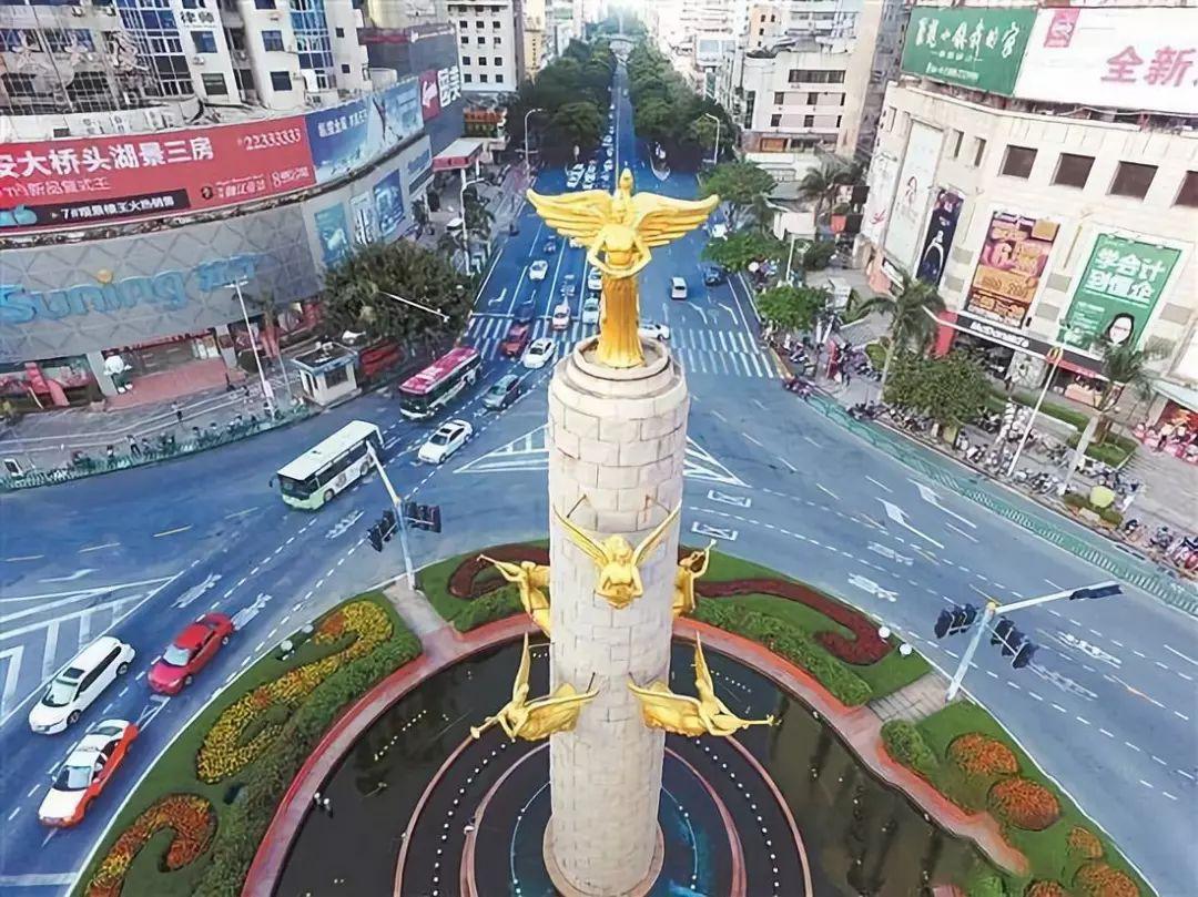 泉州建筑燕尾脊，傳統(tǒng)與現(xiàn)代的交融之美，泉州建筑燕尾脊，傳統(tǒng)與現(xiàn)代的交融之美風(fēng)采展示
