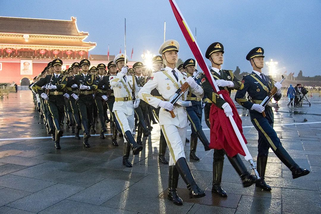 日本三軍儀仗隊(duì)圖片，展現(xiàn)軍威與榮耀的象征，日本三軍儀仗隊(duì)圖片，軍威與榮耀的展現(xiàn)