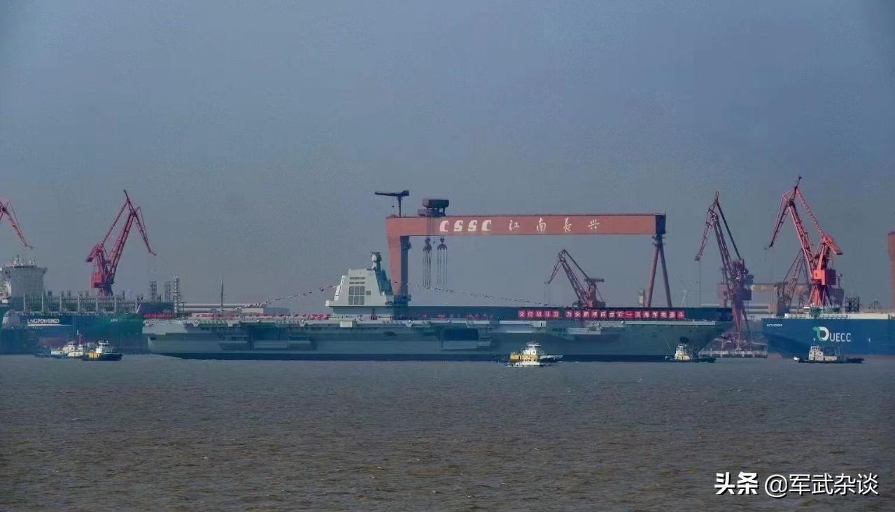 航空母艦在其三十年服役期內(nèi)的歷程與貢獻(xiàn)，航空母艦三十年服役歷程與卓越貢獻(xiàn)回顧