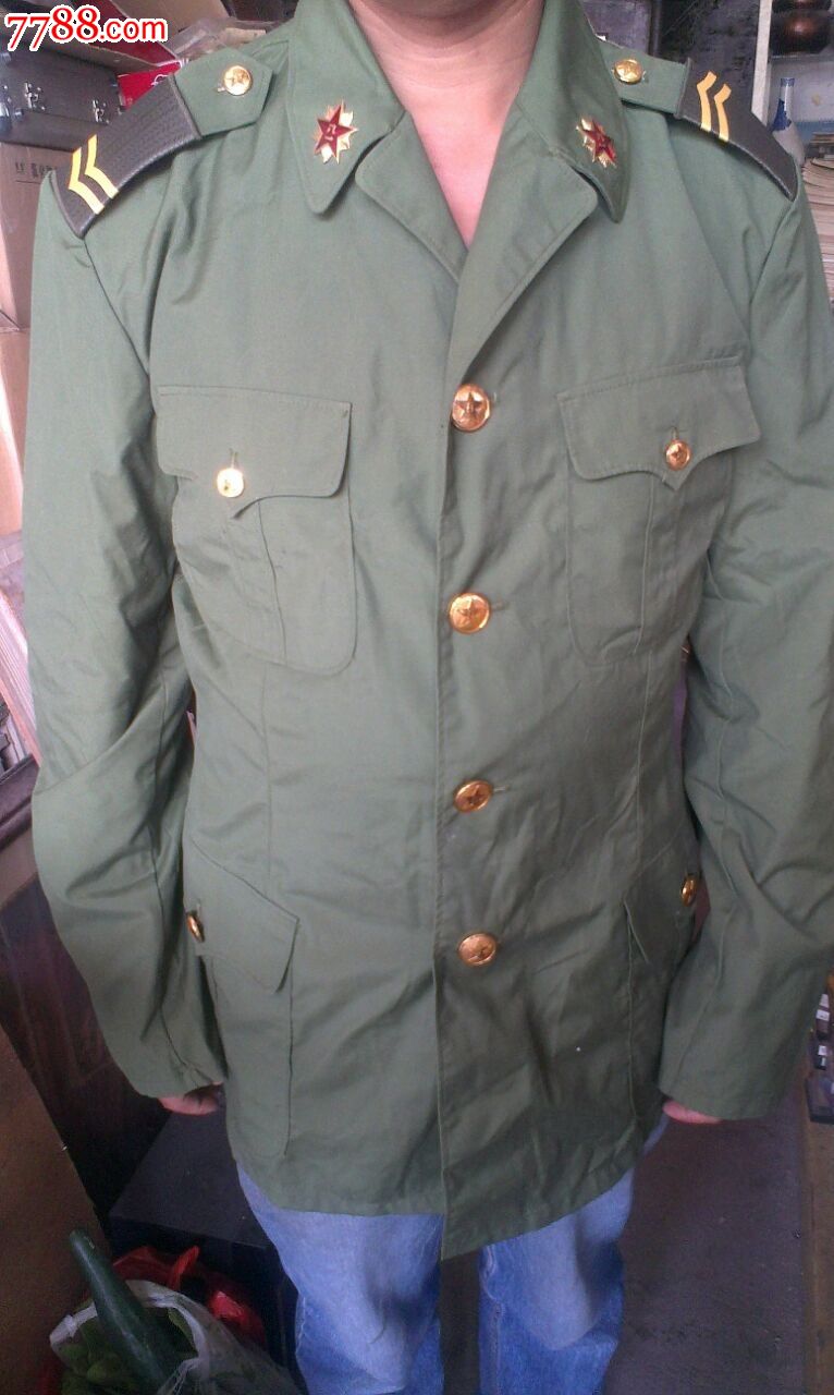 軍服背后的榮耀與傳承——走進(jìn)神秘的99軍服世界，走進(jìn)神秘的軍服世界，榮耀與傳承的99軍服探秘