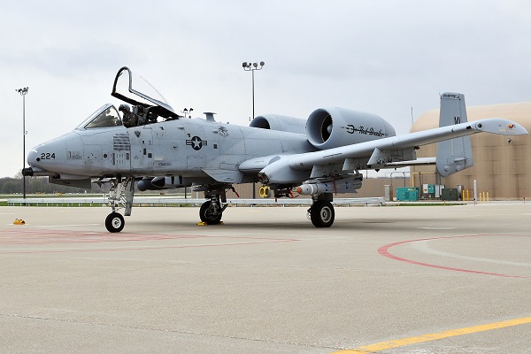 揭秘A-10攻擊機，空中猛獸的卓越性能與傳奇歷程，揭秘A-10攻擊機的卓越性能與傳奇歷程，空中猛獸的全方位解讀