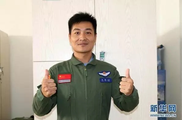 張超烈士，英勇無畏，永垂不朽，張超烈士，英勇無畏，英名永垂不朽