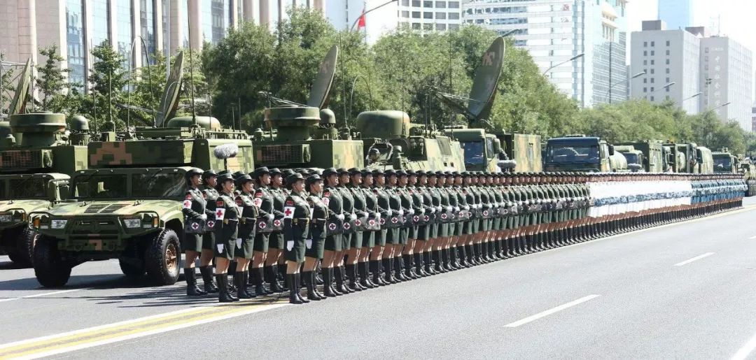 閱兵衛(wèi)生方隊，展現(xiàn)新時代軍民健康風(fēng)采的亮麗風(fēng)景線，閱兵衛(wèi)生方隊，展現(xiàn)新時代軍民健康風(fēng)采的璀璨風(fēng)景線