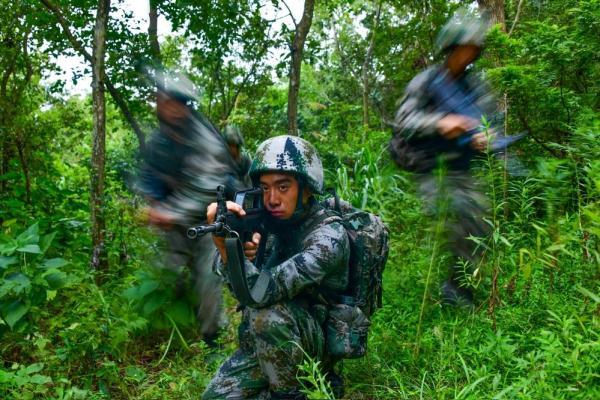 集團軍帶基地穿越，探索未來戰(zhàn)爭新模式，集團軍穿越時代，探索未來戰(zhàn)爭新模式與基地戰(zhàn)略