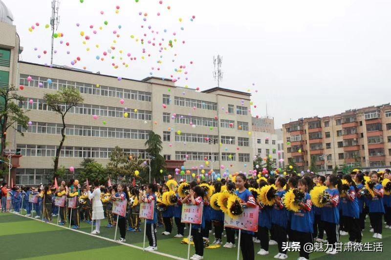 榮耀之歌，2019國(guó)慶大閱兵進(jìn)行曲，榮耀之歌，2019國(guó)慶大閱兵震撼進(jìn)行曲