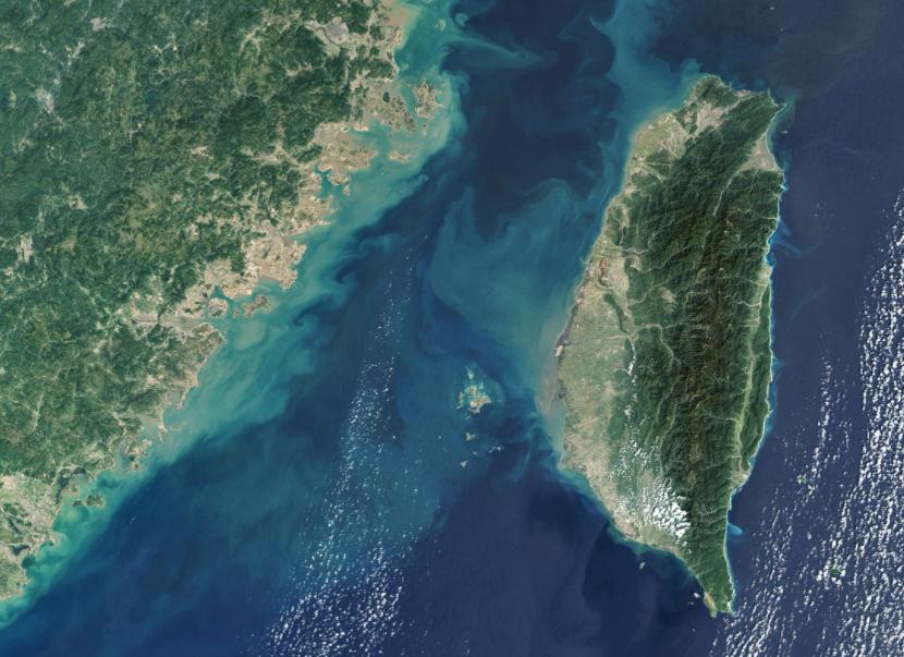 戰(zhàn)斗機(jī)自重多少噸，探究現(xiàn)代戰(zhàn)斗機(jī)的重量因素，現(xiàn)代戰(zhàn)斗機(jī)自重揭秘，探究重量因素與性能表現(xiàn)