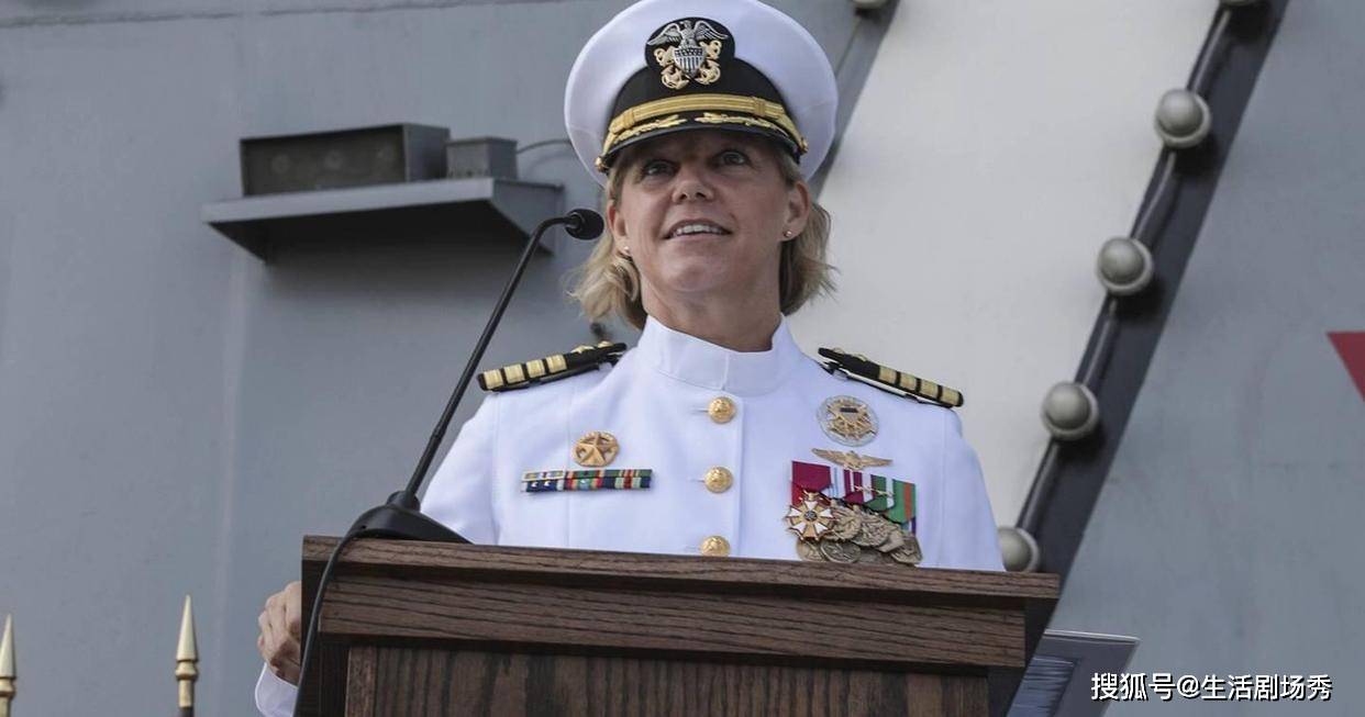 航空母艦的艦長揭秘，揭秘他們的身份與職責(zé)，航空母艦艦長揭秘，身份與職責(zé)探秘