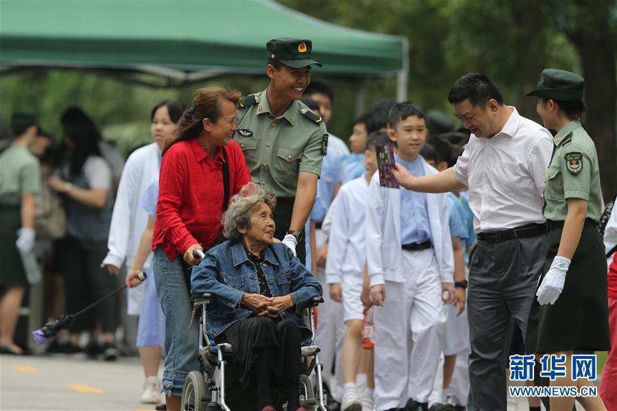 中國(guó)人民解放軍軍旗的意義，中國(guó)人民解放軍軍旗的意義與象征