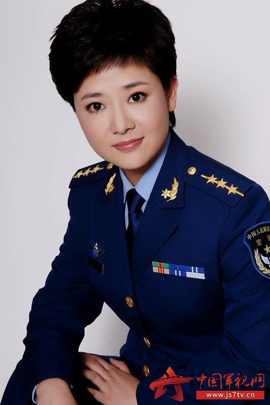 軍事頻道之星，丁麗的軍旅人生，丁麗，軍事頻道之星，軍旅人生的璀璨軌跡