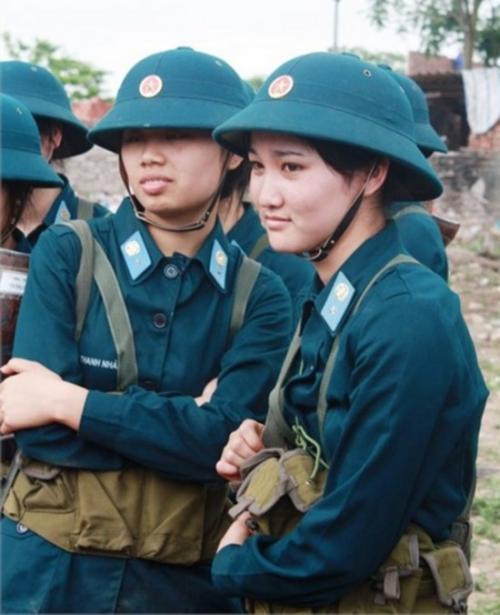 中國(guó)女兵在越南，英勇與堅(jiān)韌的傳奇故事，中國(guó)女兵在越南，英勇堅(jiān)韌的傳奇之旅