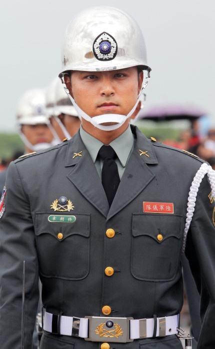 臺灣現(xiàn)役軍服，歷史、現(xiàn)狀與發(fā)展趨勢，臺灣現(xiàn)役軍服，歷史沿革、現(xiàn)狀透視與未來發(fā)展趨勢