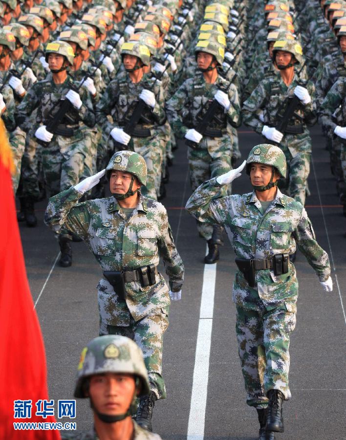 閱兵彩排陸軍方隊片段視頻，展現榮耀與力量，閱兵彩排陸軍方隊震撼瞬間，榮耀與力量的展現