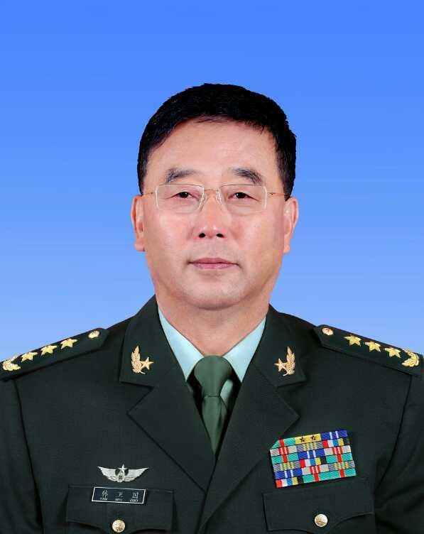 中國人民解放軍軍長，職責、使命與榮譽的象征，中國人民解放軍軍長，職責、使命與榮耀的象征之巔