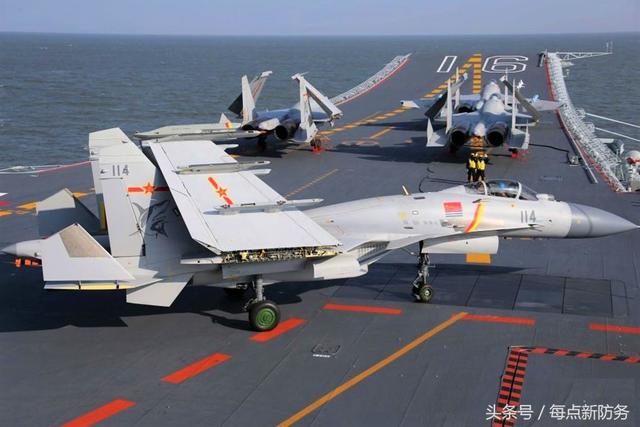 遼寧艦預(yù)警機(jī)，中國海軍航空兵力量的新里程碑，中國海軍航空兵新里程碑，遼寧艦預(yù)警機(jī)亮相展實(shí)力
