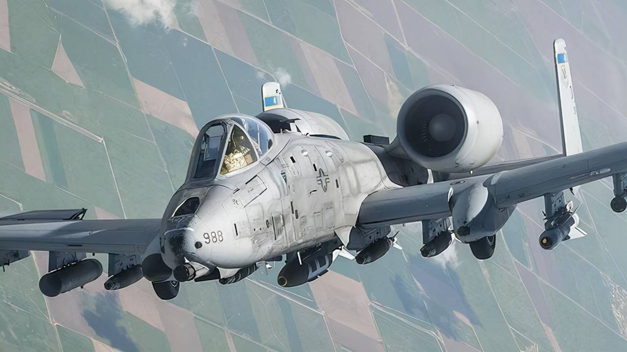 探究A-10攻擊機(jī)退役背后的原因，A-10攻擊機(jī)退役原因深度解析