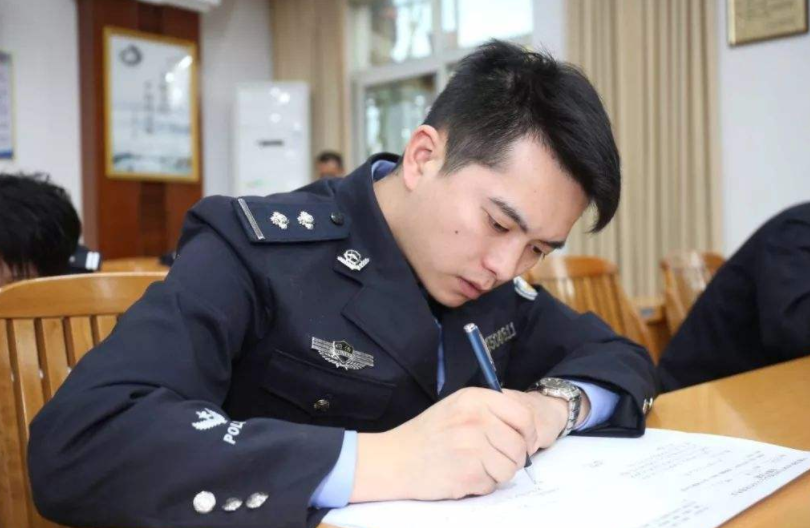 楊宇軍辭職背后的原因與考量，楊宇軍辭職原因深度解析，背后考量與考量因素揭秘