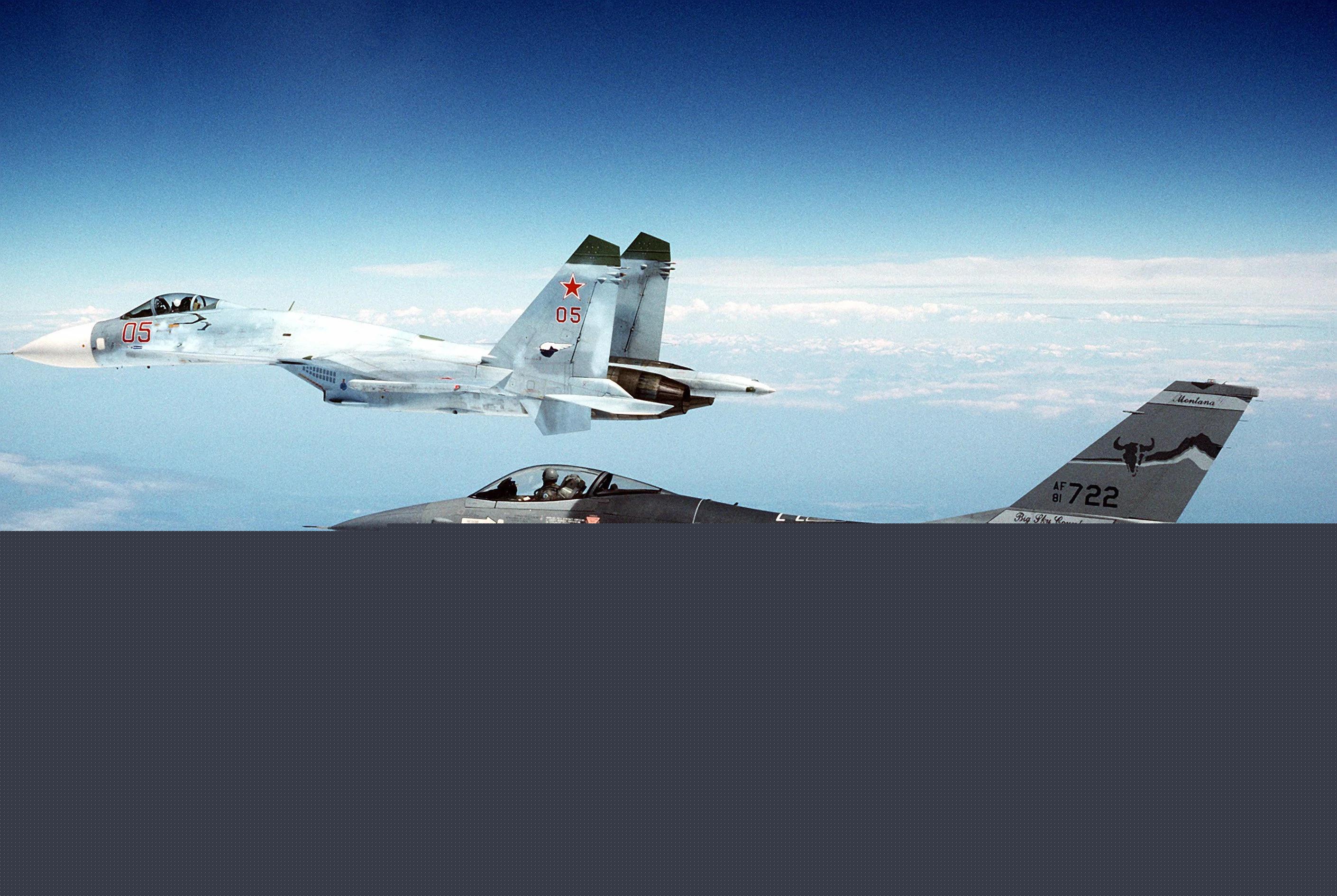 F16與蘇27，兩款優(yōu)秀戰(zhàn)機之比較，F(xiàn)16與蘇27，兩款頂尖戰(zhàn)機深度比較