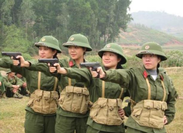 美女誘惑士兵，歷史與文化的多維視角，美女誘惑士兵，歷史與文化多維視角下的探究